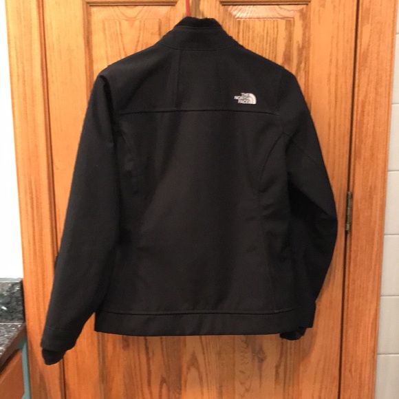 Women’s Black North Face Jacket - Picture 5 of 5